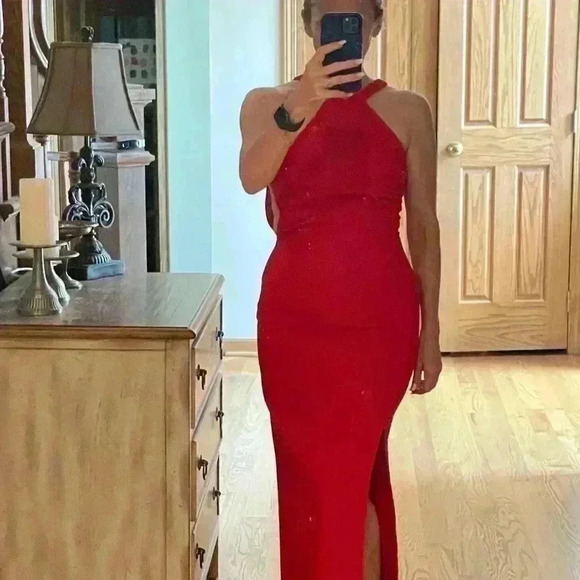 LIKELY Gown, Formal, Wedding, Prom, Woman's Red Halter Dress Size 4/2/0 - Picture 10 of 11